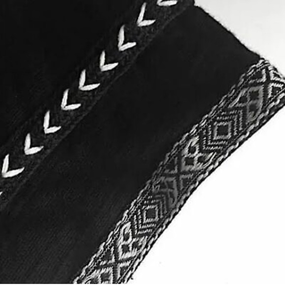 Anthropologie W5 Knit Top Black Bell Sleeve embroidery Tribal Trim Cropped Sz S - Picture 5 of 13